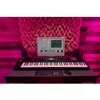 Roland Fantom-07 76-Key Music Workstation Keyboard