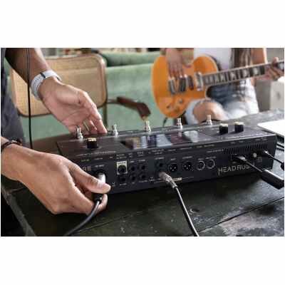 HeadRush Core HRCOREXEUK Multi-FX Amp Modeler & Vocal Processor with Looper, Auto-Tune, Wi-Fi & Bluetooth