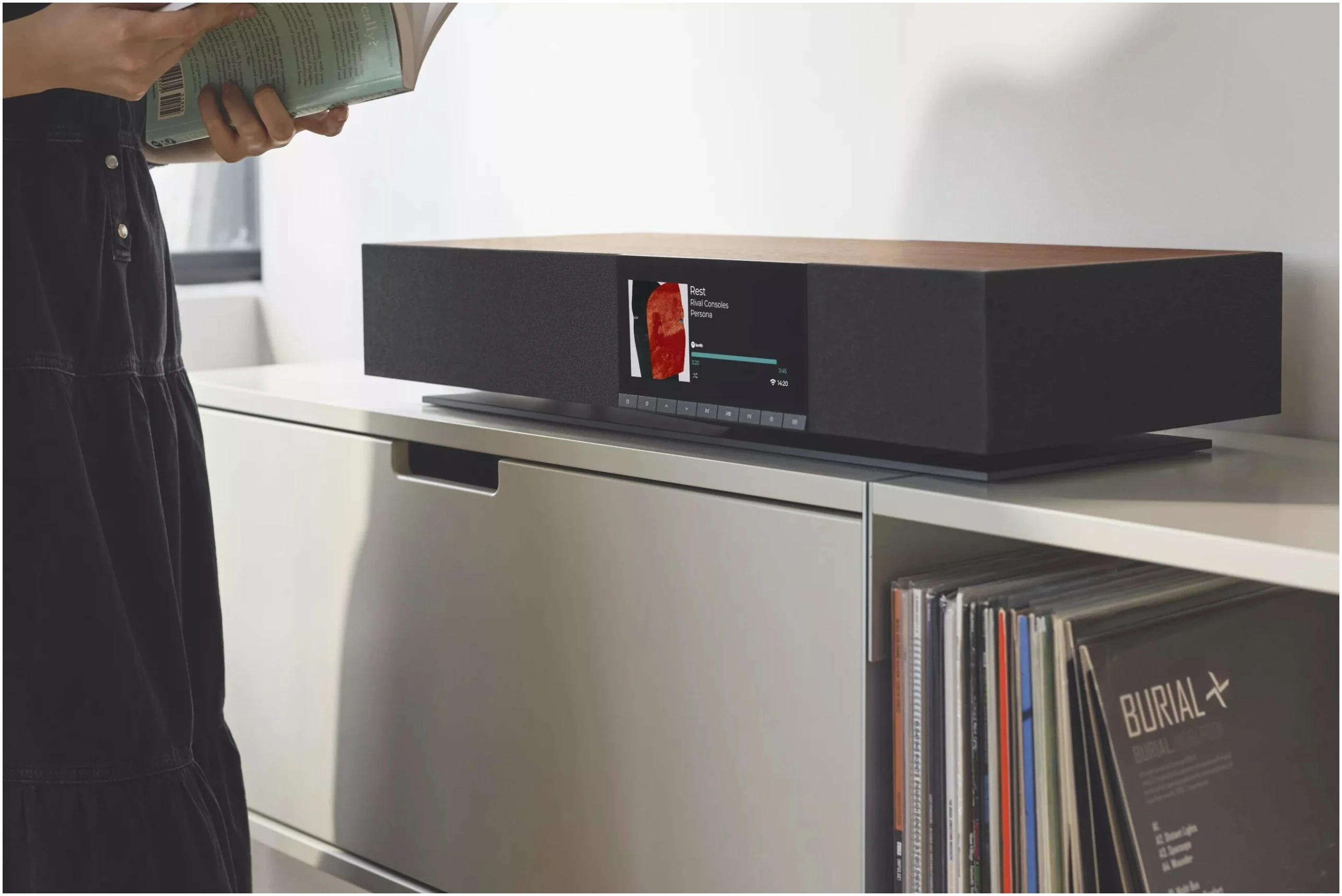 Cambridge Audio Evo One - The Ultimate All-in-One Hi-Fi Streaming Speaker Cambridge Audio Evo One - The Ultimate All-in-One Hi-Fi Streaming Speaker