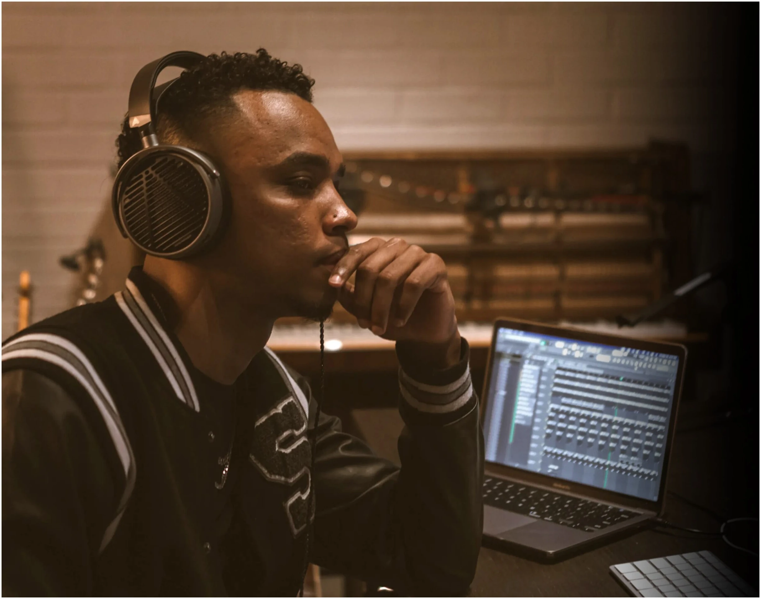 Audeze MM-100 Professional Open-Back Headphones for Creators & Audiophiles Audeze MM-100 Professional Open-Back Headphones for Creators & Audiophiles