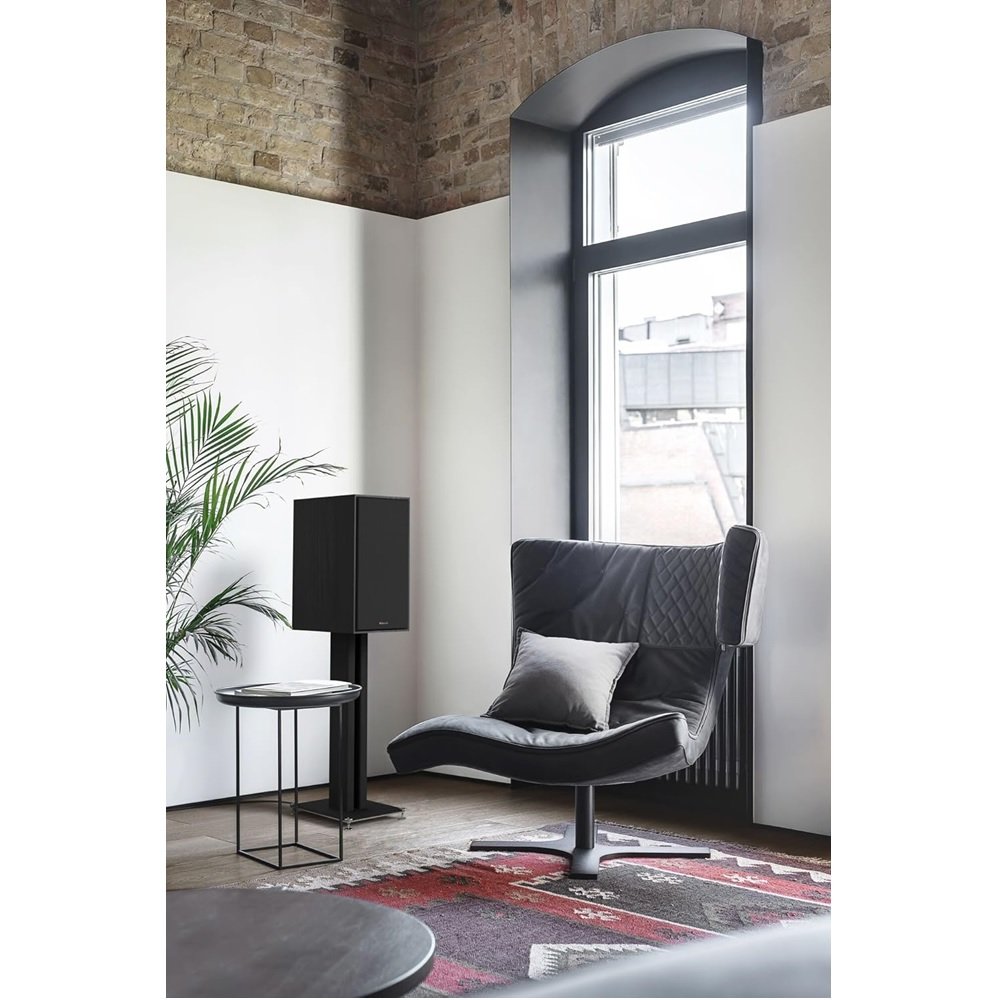 Klipsch R-60M Bookshelf Speakers - exceptional clarity, dynamic performance, and room-filling audio Klipsch R-60M Bookshelf Speakers - exceptional clarity, dynamic performance, and room-filling audio